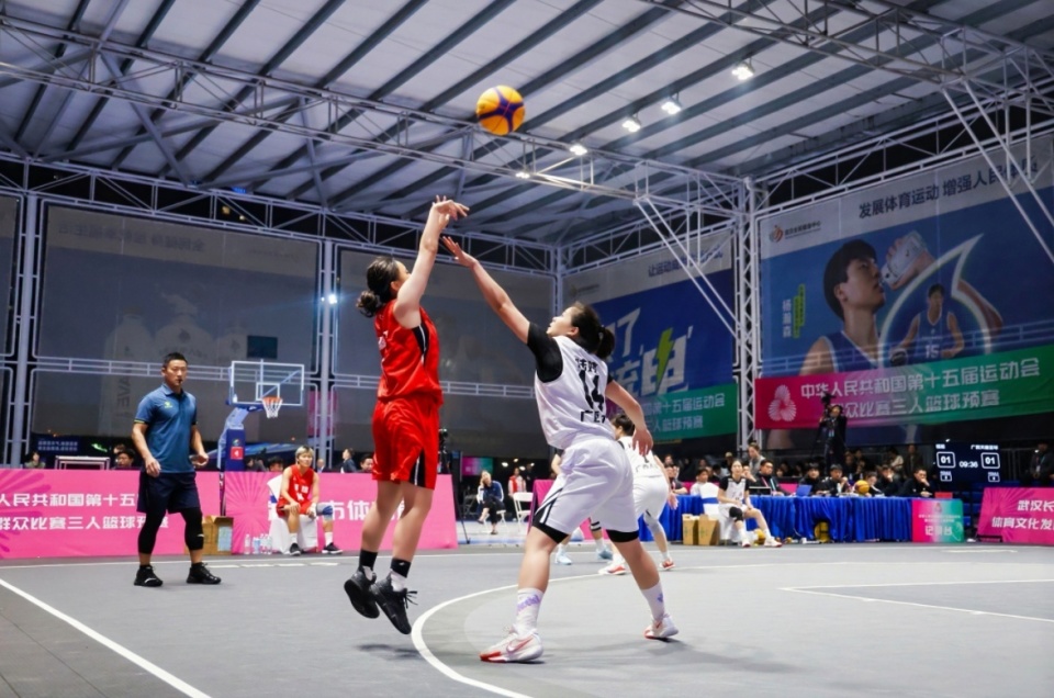 为一体的, 湖北队与四, 州队分列女